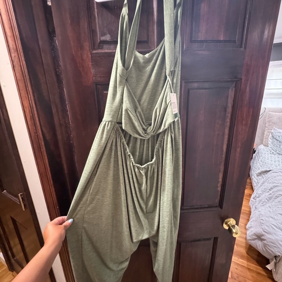 HALARA Forest Green Tag jumpsuit - Picture 2 of 3